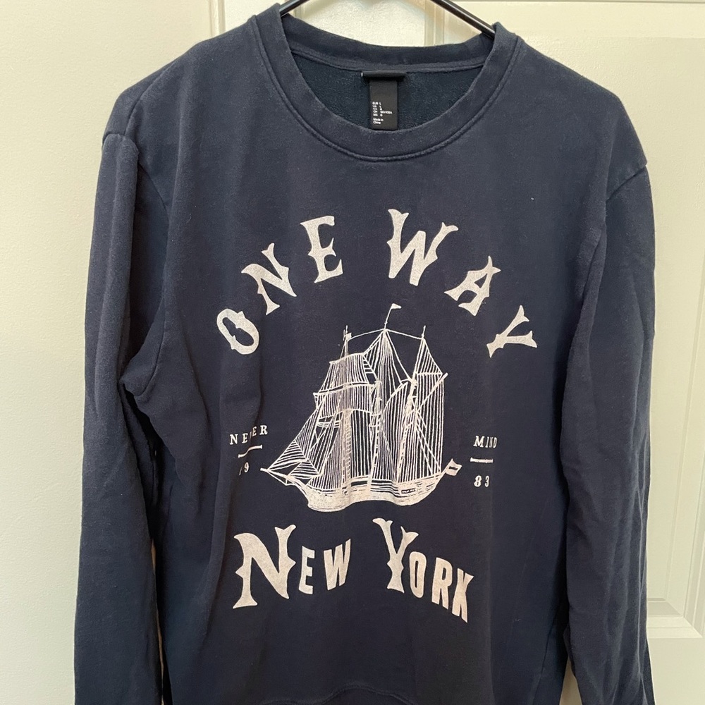 Crewneck graphic sweater
